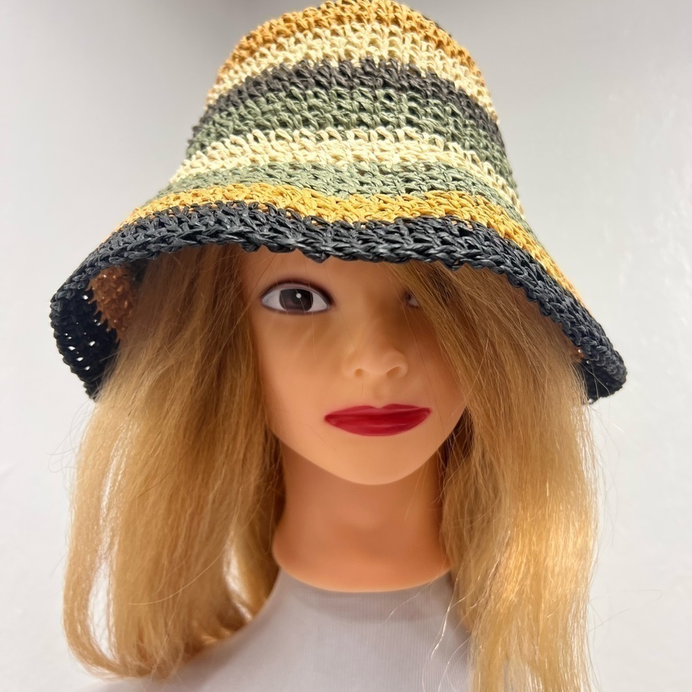 Women' Stripped Straw Bucket Hat - Universal
Thread™